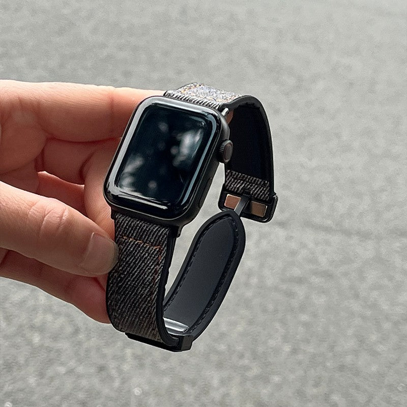 For Apple Watch Ultra / Ultra 2 49mm / 9 8 7 45mm / 6 5 4 SE (2022) SE (2023) SE 44mm / 3 2 1 42mm Magnetic Watch Strap - Dark Brown For Apple Watch Ultra / Ultra 2 49mm / 9 8 7 45mm / 6 5 4 SE (2022) SE (2023) SE 44mm / 3 2 1 42mm Magnetic Watch Strap - Dark Brown